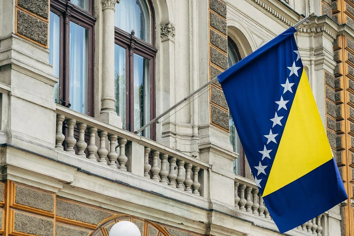 Dvojica srpskih diplomata napustila BiH nakon naloga Sarajeva Dvojica srpskih diplomata napustila BiH nakon naloga Sarajeva