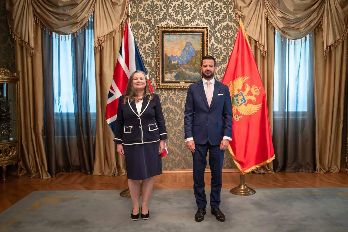 Džouns i Buvije novi ambasadori Ujedinjenog Kraljevstva i Francuske Džouns i Buvije novi ambasadori Ujedinjenog Kraljevstva i Francuske