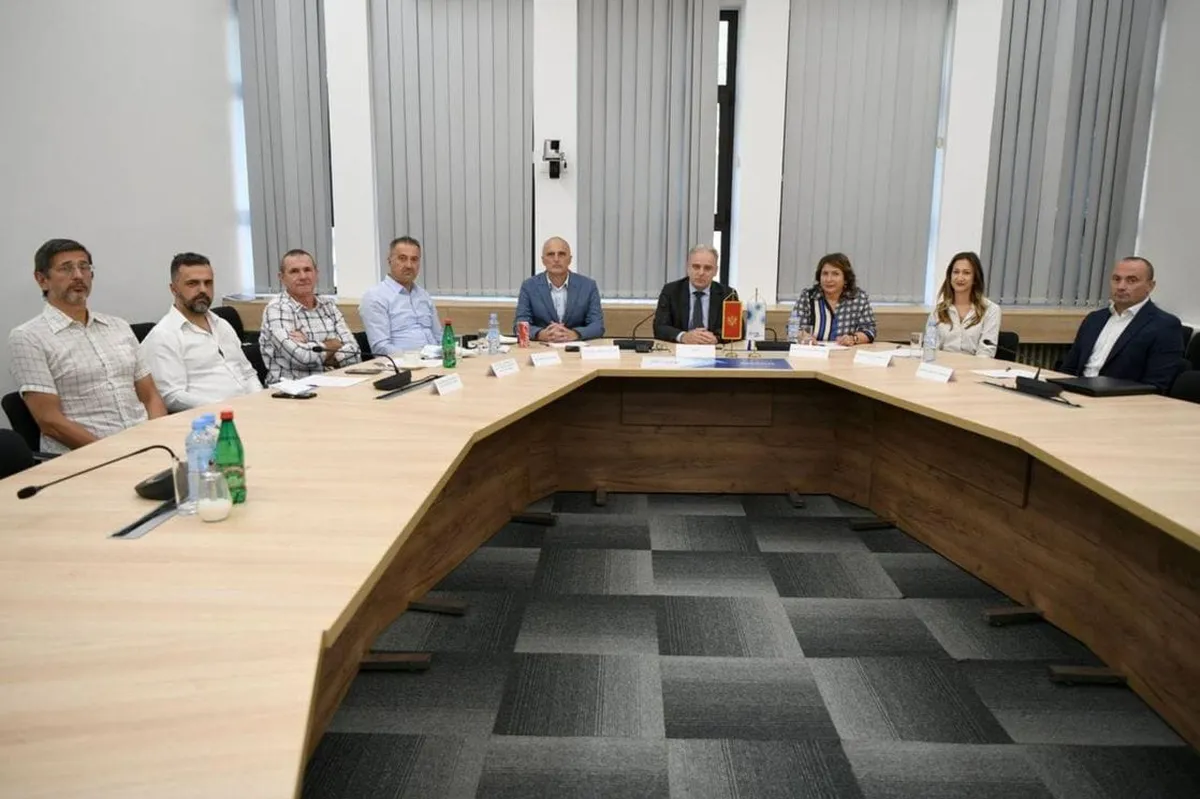 EPCG nastavlja saradnju sa crnogorskim zdravstvenim ustanovama EPCG nastavlja saradnju sa crnogorskim zdravstvenim ustanovama