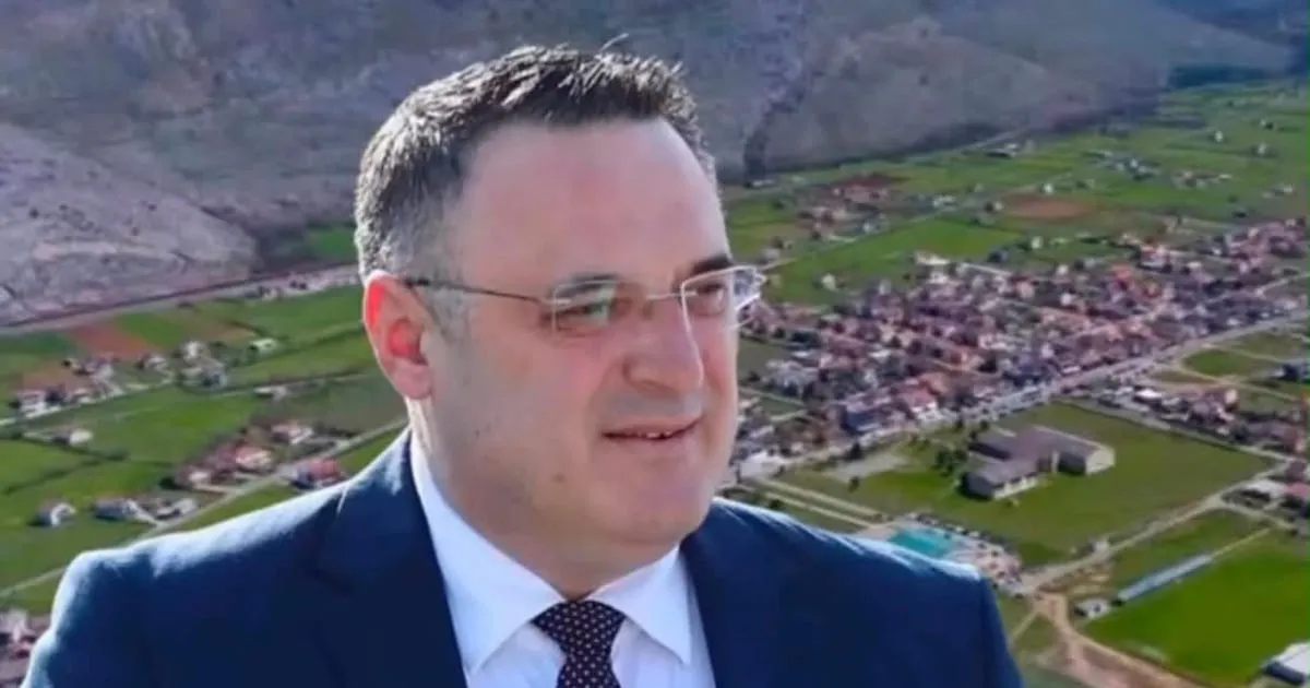 Gjelaj: Uprava policije da upozna službenike sa statusom albanske zastave Gjelaj: Uprava policije da upozna službenike sa statusom albanske zastave
