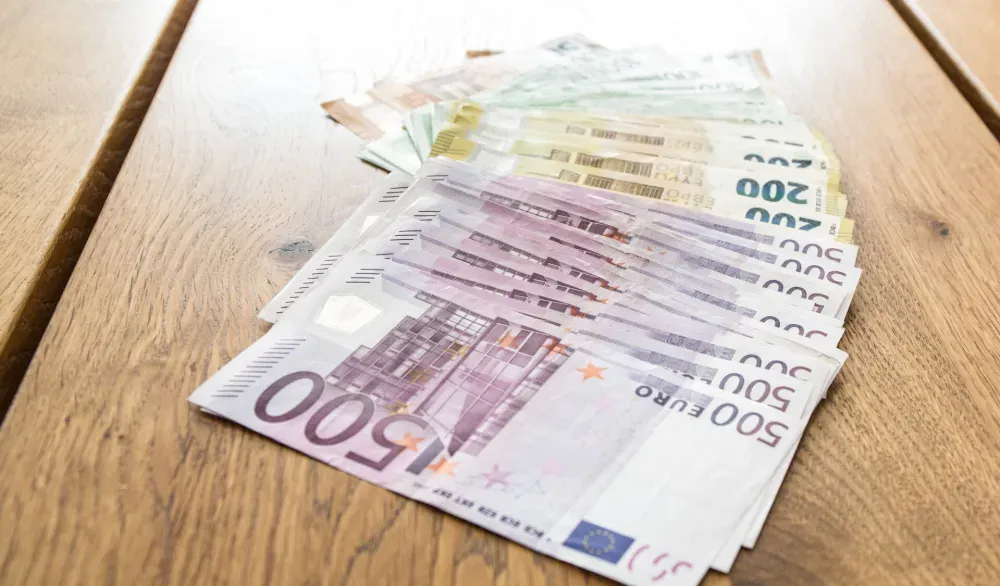 Građani u bankama drže dvije i po milijarde eura Građani u bankama drže dvije i po milijarde eura