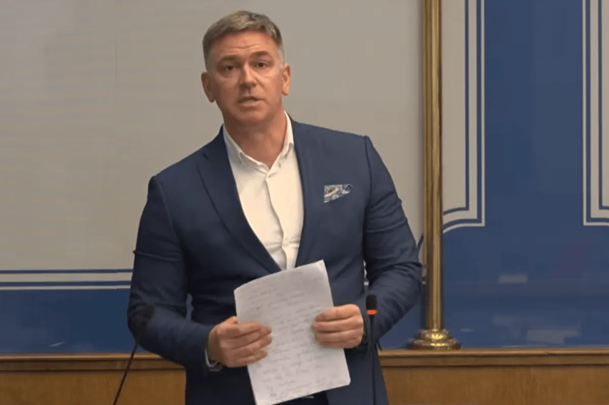 Huter: Mandić se ne odriče Mladića jer bi se tako odrekao sebe Huter: Mandić se ne odriče Mladića jer bi se tako odrekao sebe