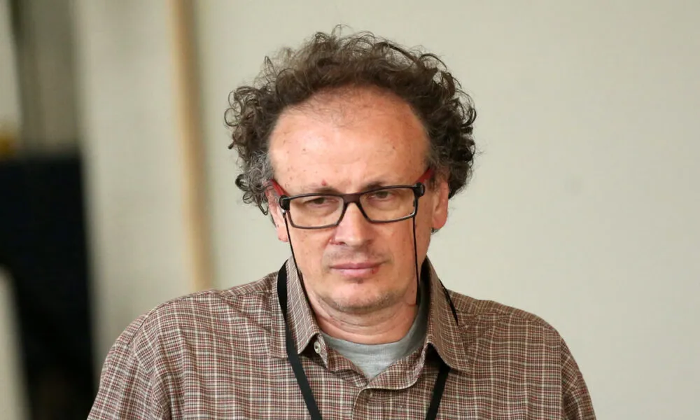 Intervju sa Dr. Srđanom Puhalom o Slave Ratka Mladića i njegovim Posljedicama Intervju sa Dr. Srđanom Puhalom o Slave Ratka Mladića i njegovim Posljedicama