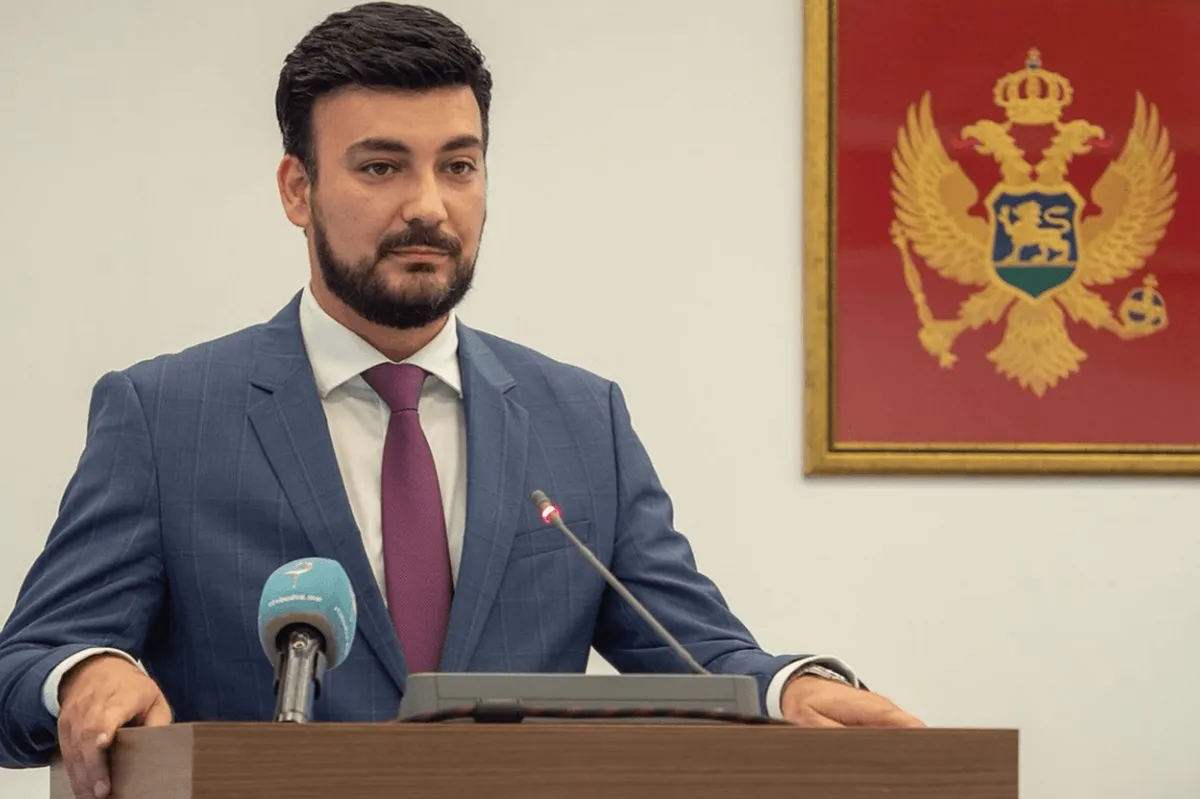Jovanović o PES-u: Bavite se svojim političkim dvorištem, ne Budvom Jovanović o PES-u: Bavite se svojim političkim dvorištem, ne Budvom