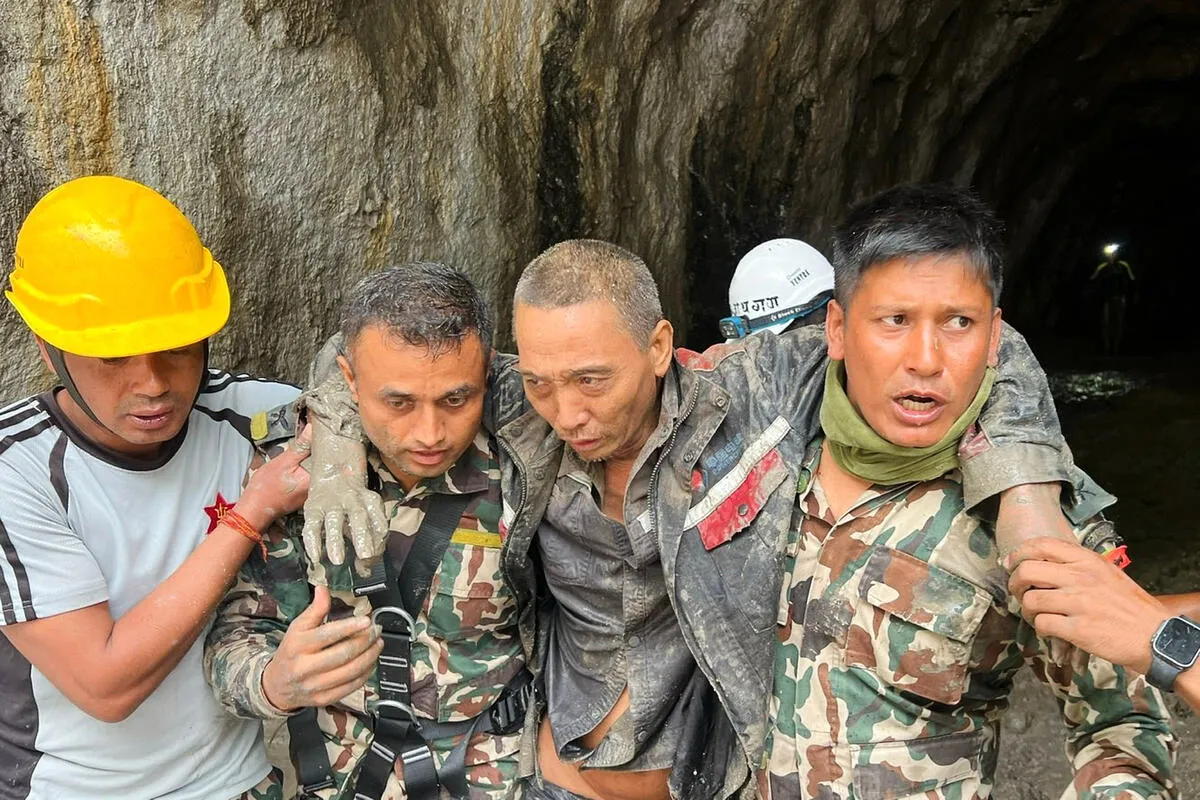 Kineski državljanin izvučen živ iz tunela u Nepalu 10 dana nakon poplave
