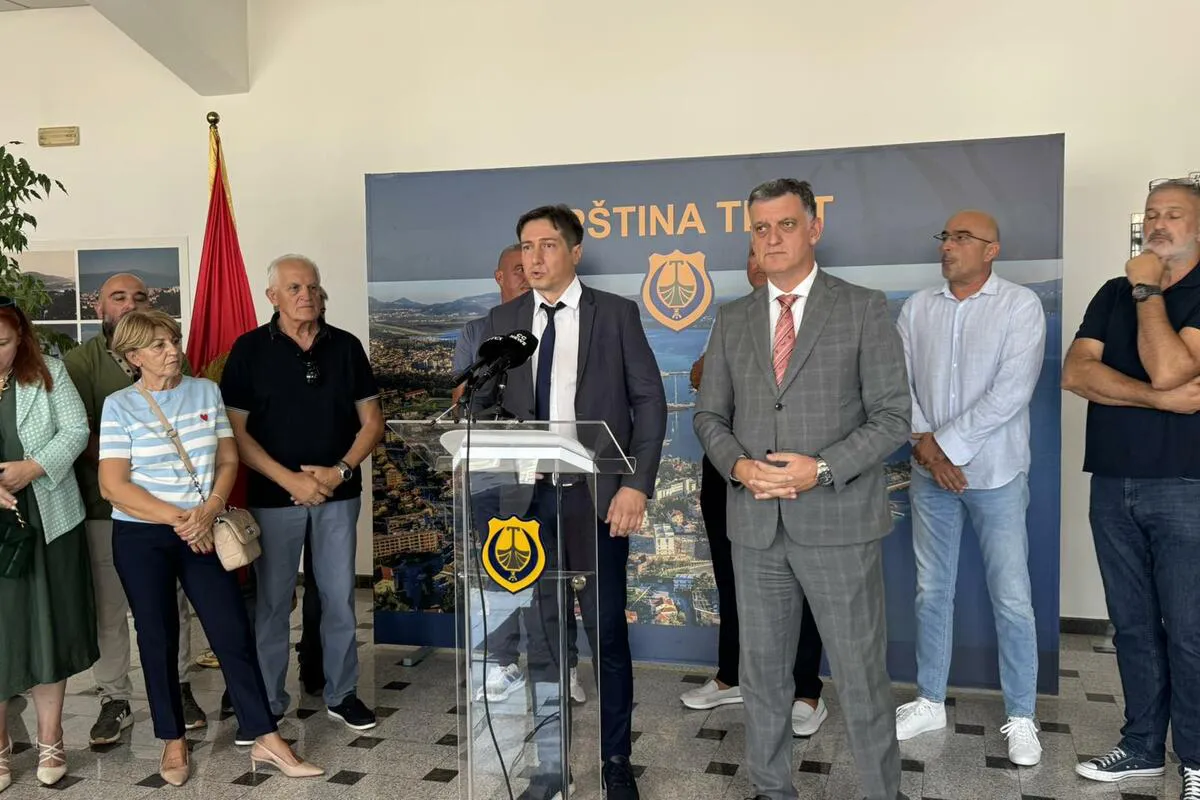 Komnenović i Brinić: NSD i Marković prekršili izbornu volju građana Komnenović i Brinić: NSD i Marković prekršili izbornu volju građana