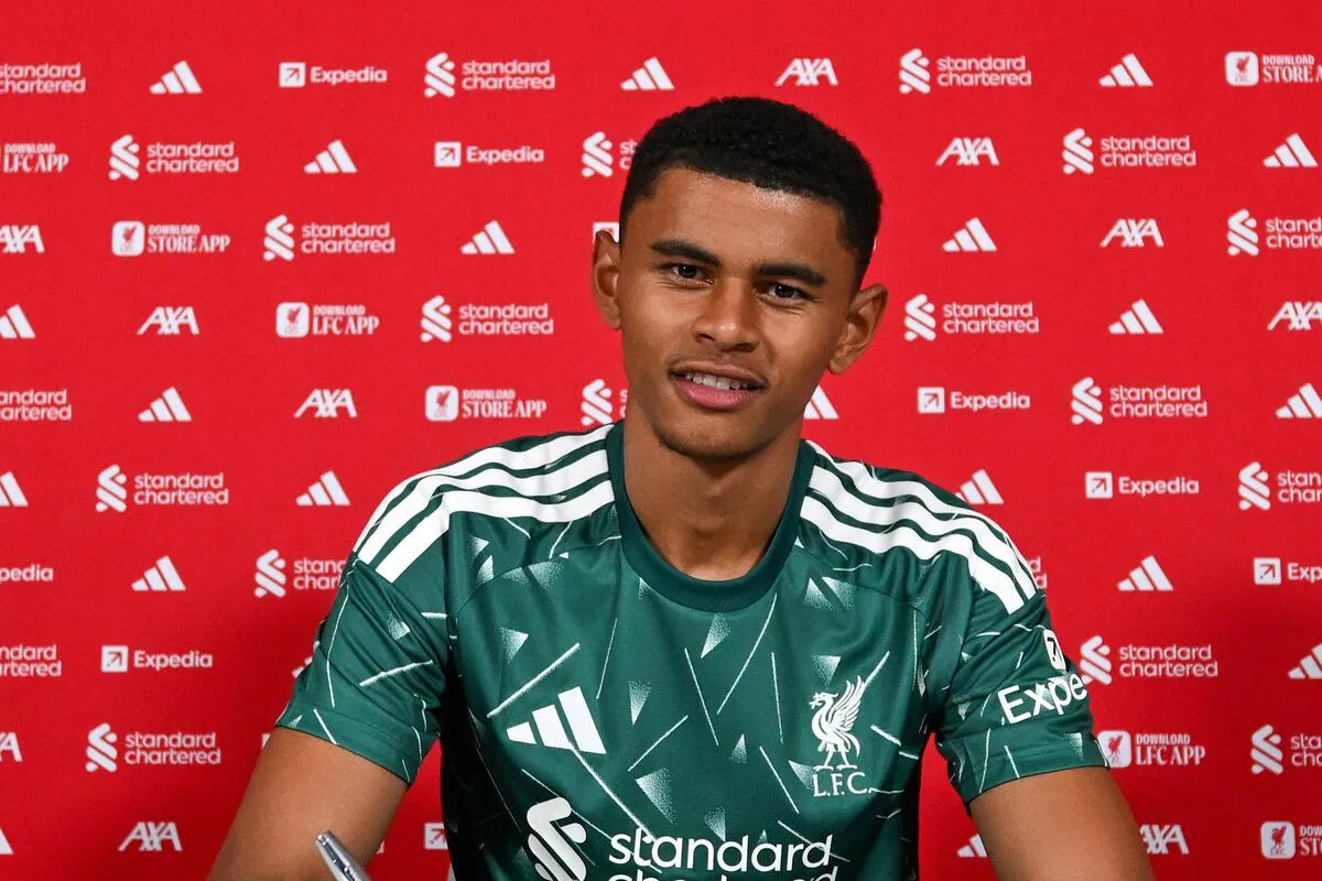 Liverpool uplatio 35 miliona eura za 18-godišnjeg golmana iz Belgije Liverpool uplatio 35 miliona eura za 18-godišnjeg golmana iz Belgije