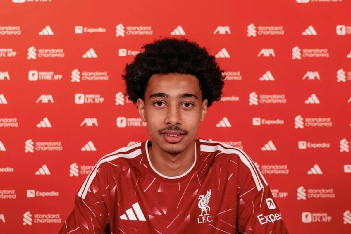 Liverpul doveo napadača tri dana nakon kraja prelaznog roka Liverpul doveo napadača tri dana nakon kraja prelaznog roka