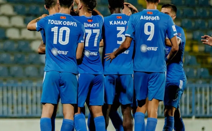 Marković poziva VDT da istraži korišćenje crnogorske nošnje na sahrani Ratka Mladića Marković poziva VDT da istraži korišćenje crnogorske nošnje na sahrani Ratka Mladića
