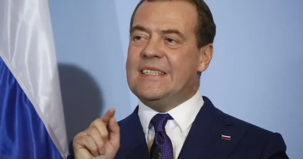 Medvedev zaprijetio Njemačkoj direktnim udarom na vojne fabrike Medvedev zaprijetio Njemačkoj direktnim udarom na vojne fabrike