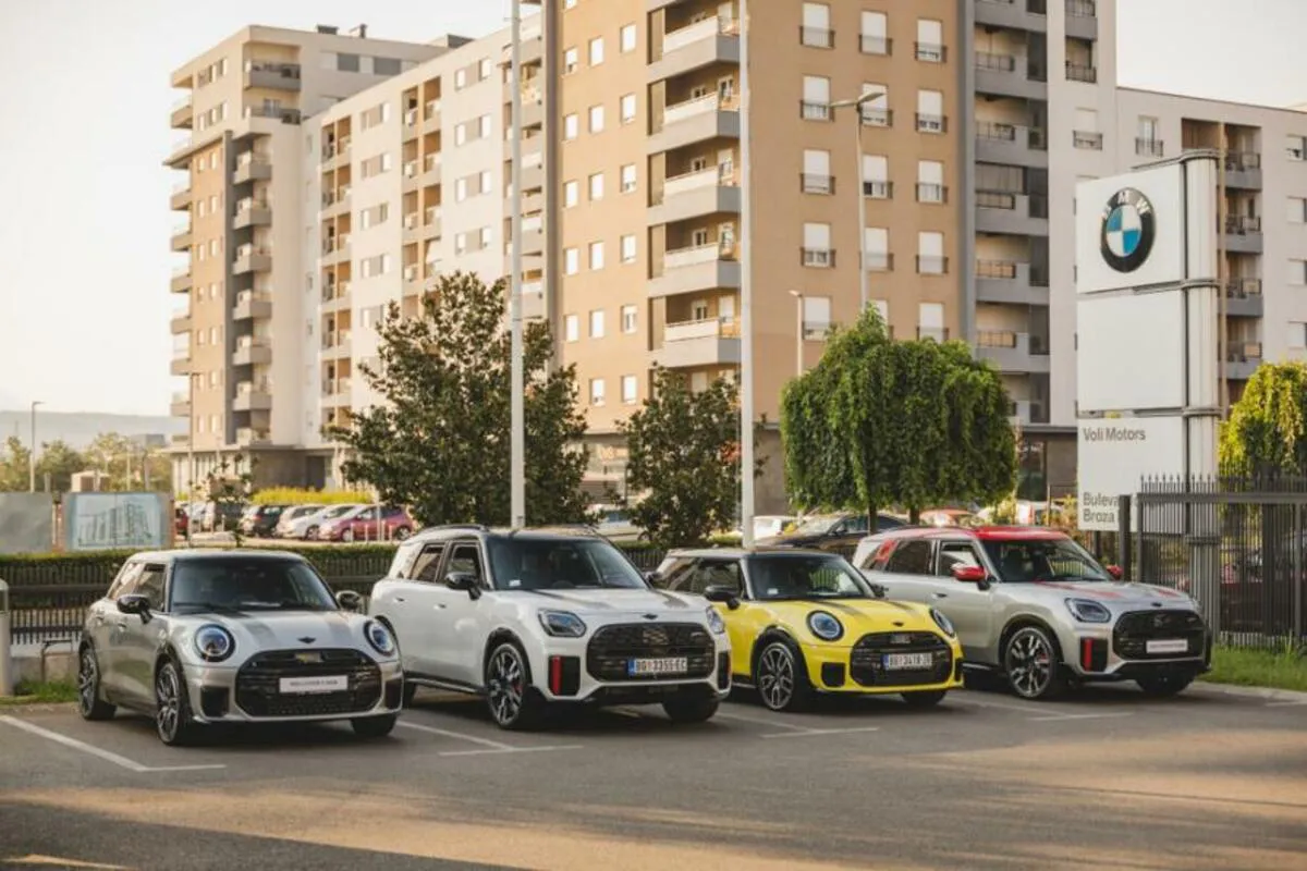 MINI Drive Event: Vožnja kroz gradsku dinamiku i ambijent Boke