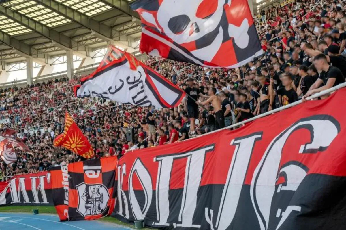 Miodrag Božović preuzeo Vardar u Skoplju između nezadovoljnih navijača i Uprave Miodrag Božović preuzeo Vardar u Skoplju između nezadovoljnih navijača i Uprave