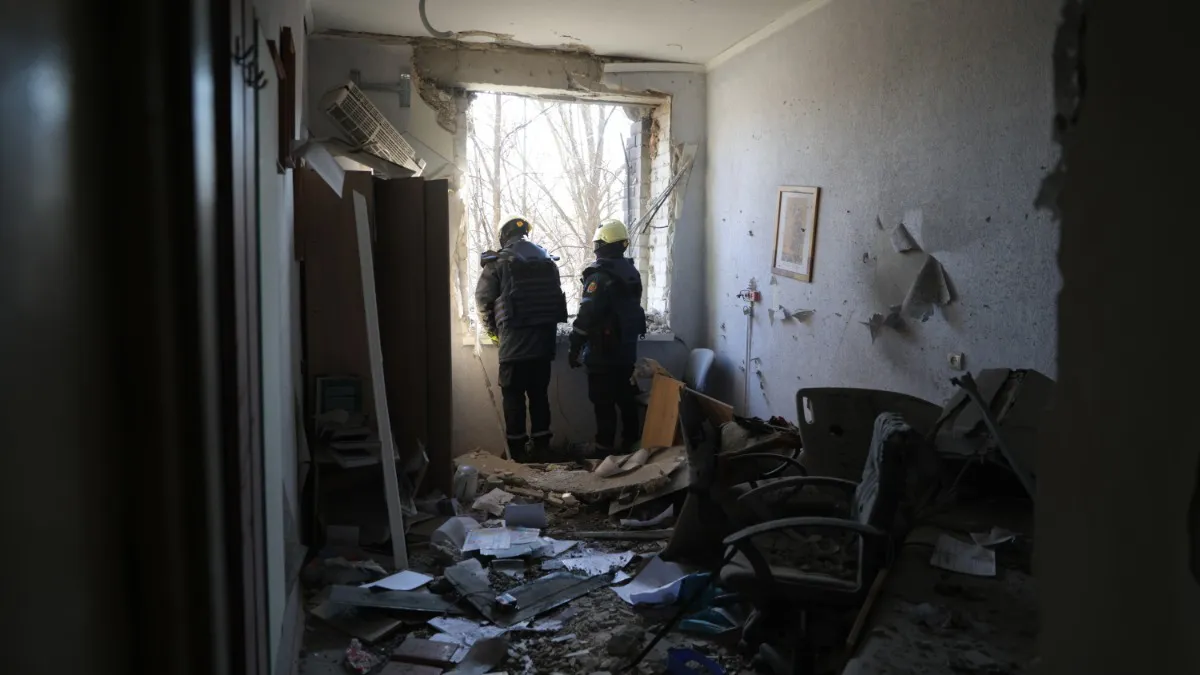 Napad na Kijev: Dvije osobe poginule, sedam povrijeđeno; Saratov pogođen dronovima Napad na Kijev: Dvije osobe poginule, sedam povrijeđeno; Saratov pogođen dronovima