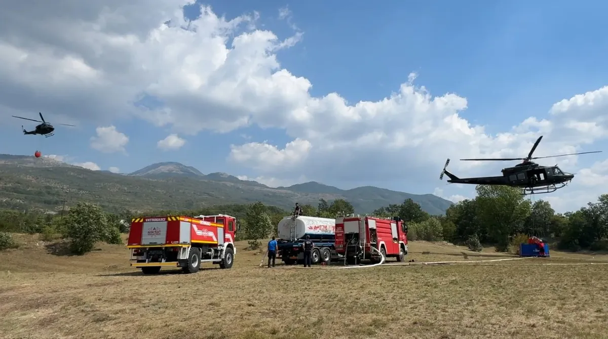 Nikšićki vatrogasci i danas na terenu, olakšavajuća okolnost što nema vjetra Nikšićki vatrogasci i danas na terenu, olakšavajuća okolnost što nema vjetra