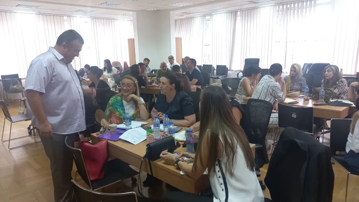 Nova grupa direktora započela obuku za rukovodioce obrazovno-vaspitnih ustanova Nova grupa direktora započela obuku za rukovodioce obrazovno-vaspitnih ustanova