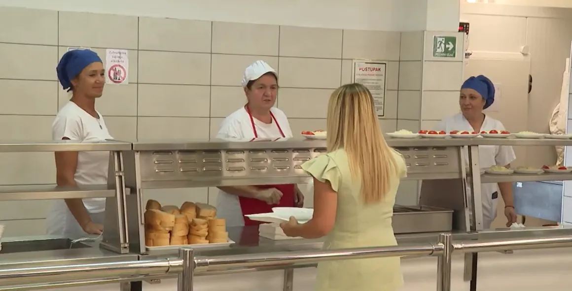 NVO „Mozaik“ pokreće dostavu besplatnih obroka za OSI u Nikšiću NVO „Mozaik“ pokreće dostavu besplatnih obroka za OSI u Nikšiću