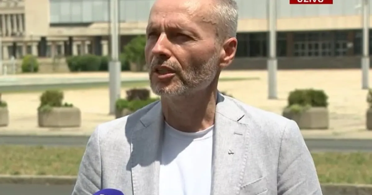 Olenik o Mladićevoj sahrani: SPC kontinuirano blagosilja ratne zločine Olenik o Mladićevoj sahrani: SPC kontinuirano blagosilja ratne zločine