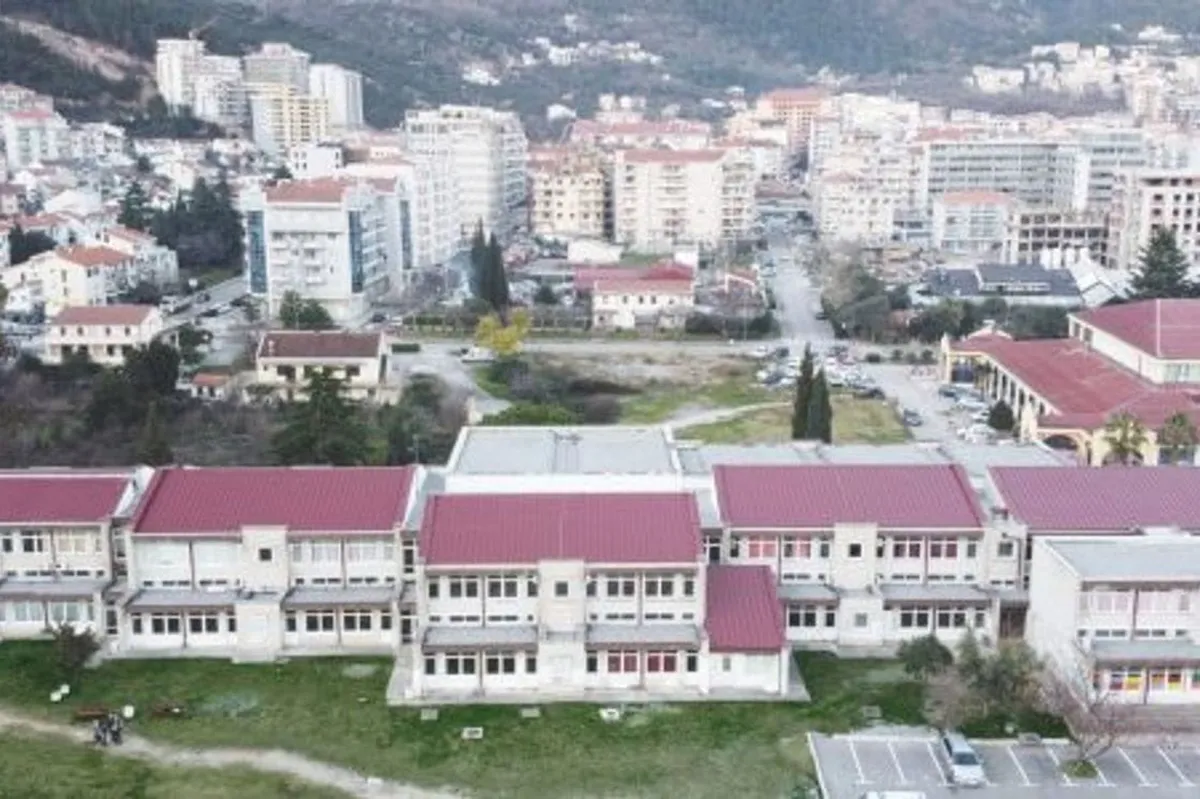 Opština Budva obezbijedila 20.000 eura za unapređenje uslova u JU „druga osnovna škola“ Budva Opština Budva obezbijedila 20.000 eura za unapređenje uslova u JU „druga osnovna škola“ Budva