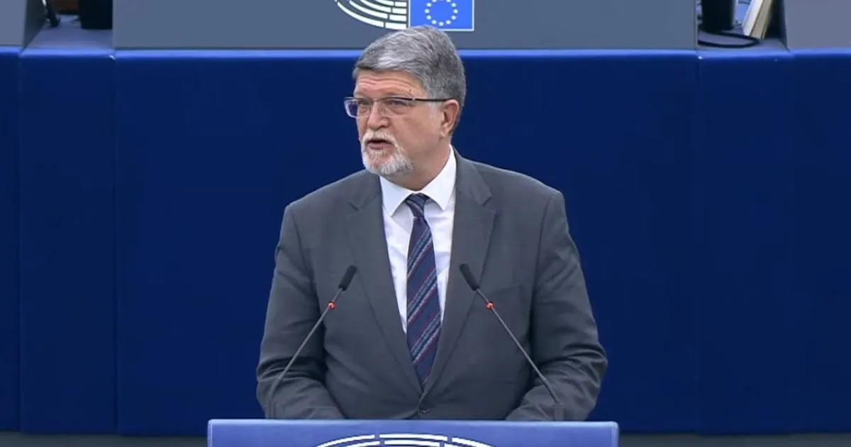 Picula za Antenu M: Koliko još crvenih linija Vučić mora preći da bi EU ozbiljno sankcionisala Srbiju? Picula za Antenu M: Koliko još crvenih linija Vučić mora preći da bi EU ozbiljno sankcionisala Srbiju?