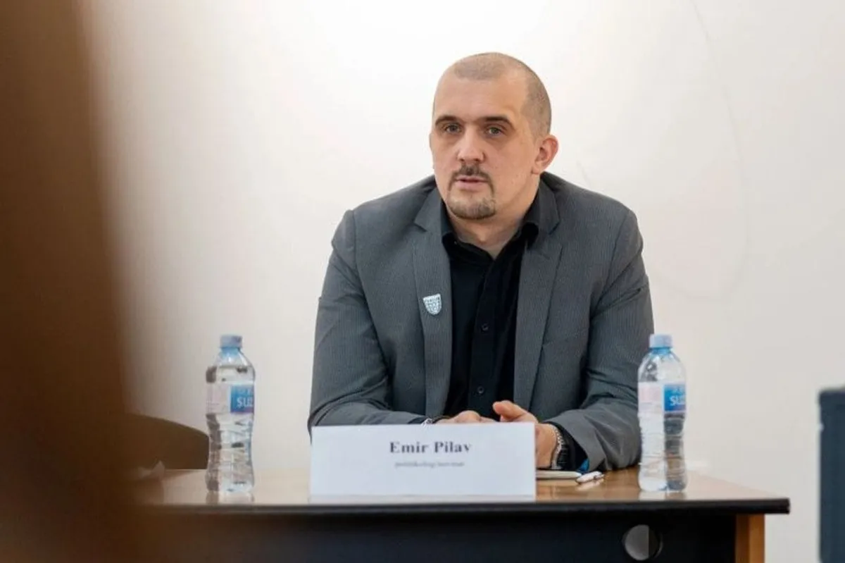 Pilav: Država ćuteći na veličanje ratnih zločinaca postaje saučesnik Pilav: Država ćuteći na veličanje ratnih zločinaca postaje saučesnik