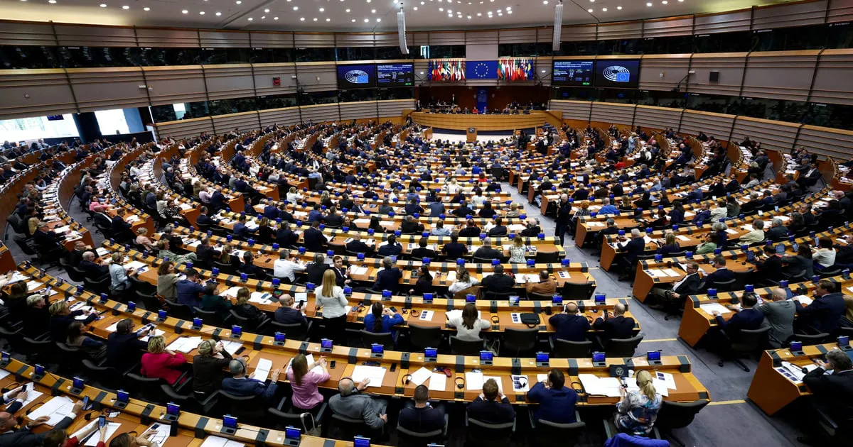 Političari u Švedskoj i UK koriste AI za pisanje zakona i govora Političari u Švedskoj i UK koriste AI za pisanje zakona i govora