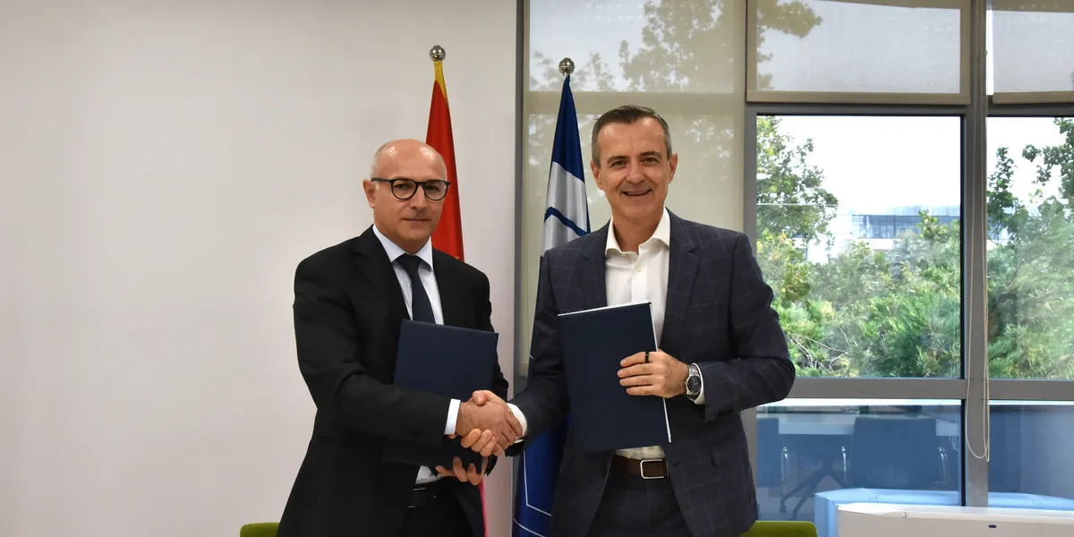 Potpisan Memorandum između UCG i Agencije za elektronske komunikacije Potpisan Memorandum između UCG i Agencije za elektronske komunikacije