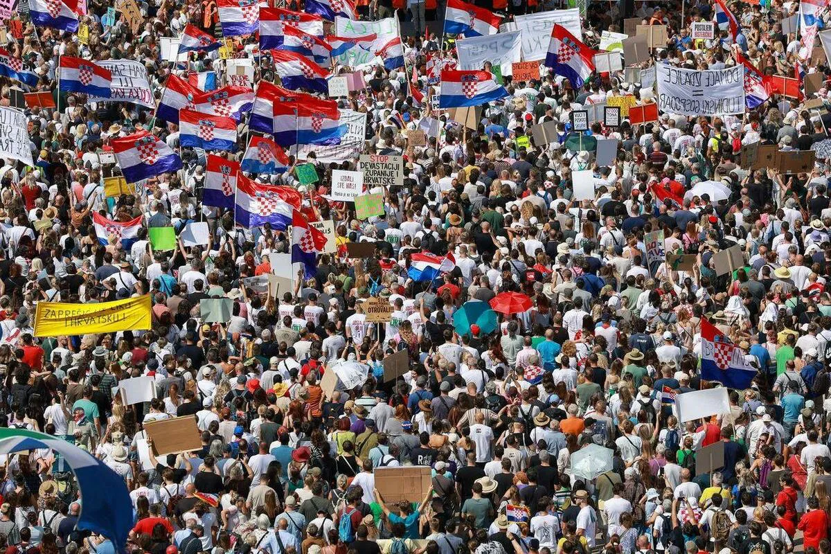 Protest u Zagrebu zbog opasnog otpada u Gospiću