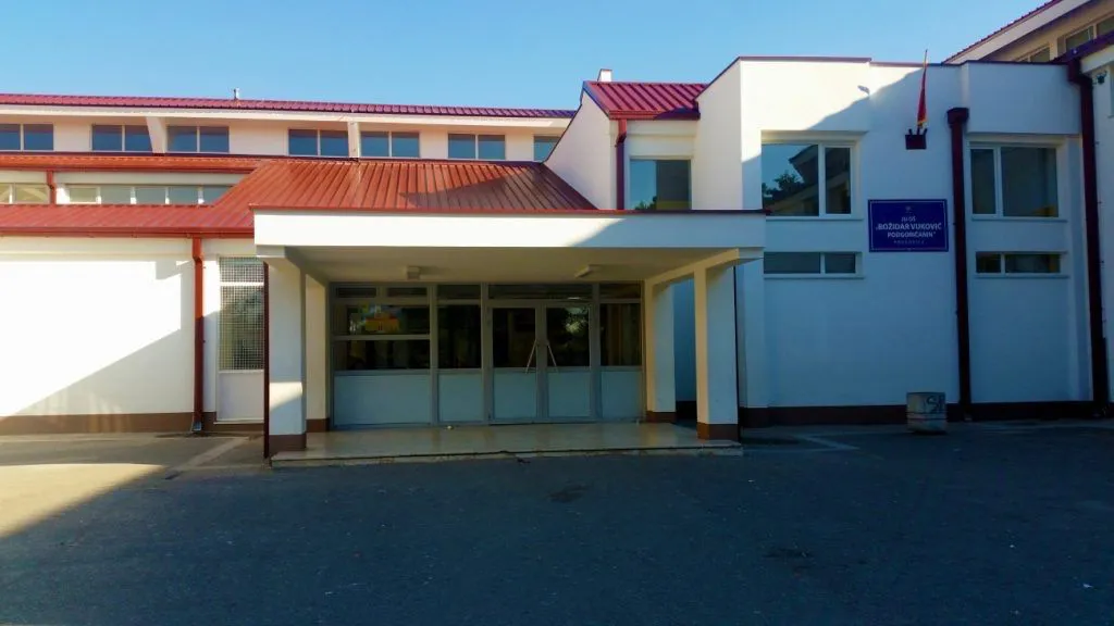 Raspisan tender za adaptaciju OŠ 'Božidar Vuković Podgoričanin' u Podgorici Raspisan tender za adaptaciju OŠ 'Božidar Vuković Podgoričanin' u Podgorici