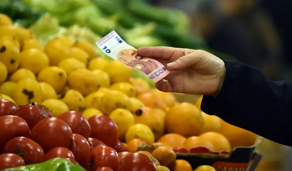 Rast crnogorske ekonomije u drugom kvartalu dostigao 3,8 odsto Rast crnogorske ekonomije u drugom kvartalu dostigao 3,8 odsto