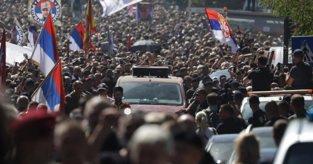 Sahrana Ratka Mladića: Srbija ponovo glorifikuje ratne zločince Sahrana Ratka Mladića: Srbija ponovo glorifikuje ratne zločince