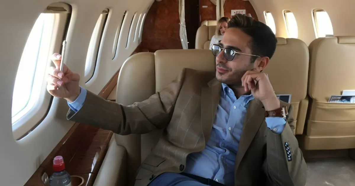 Simon Leviev, prevarant sa Tindera, ponovo u centru pažnje Simon Leviev, prevarant sa Tindera, ponovo u centru pažnje