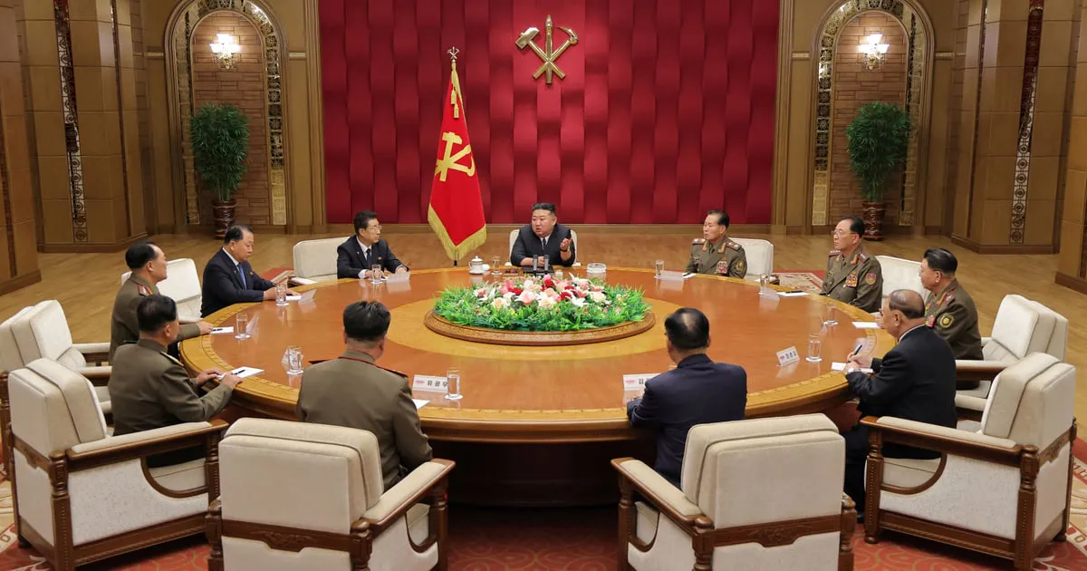 Sjeverna Koreja izmijenila pravila i učvrstila vlast Kim Džong Una Sjeverna Koreja izmijenila pravila i učvrstila vlast Kim Džong Una