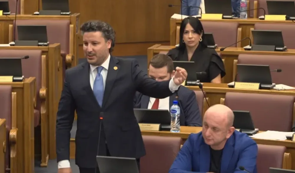 Skupštinska rasprava o izmjenama Ustava: Ukidanje imuniteta za korupciju Skupštinska rasprava o izmjenama Ustava: Ukidanje imuniteta za korupciju