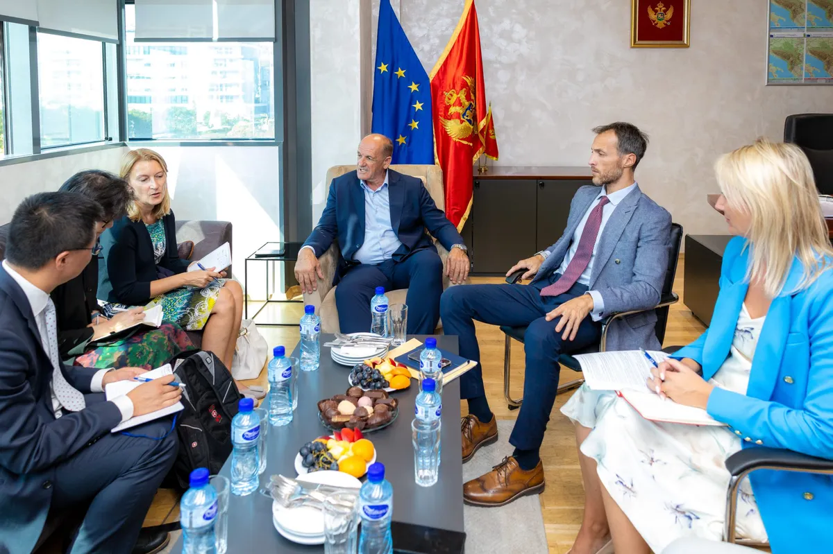 Ugovor o grantu od 9,5 miliona za modernizaciju pružnih prelaza Ugovor o grantu od 9,5 miliona za modernizaciju pružnih prelaza