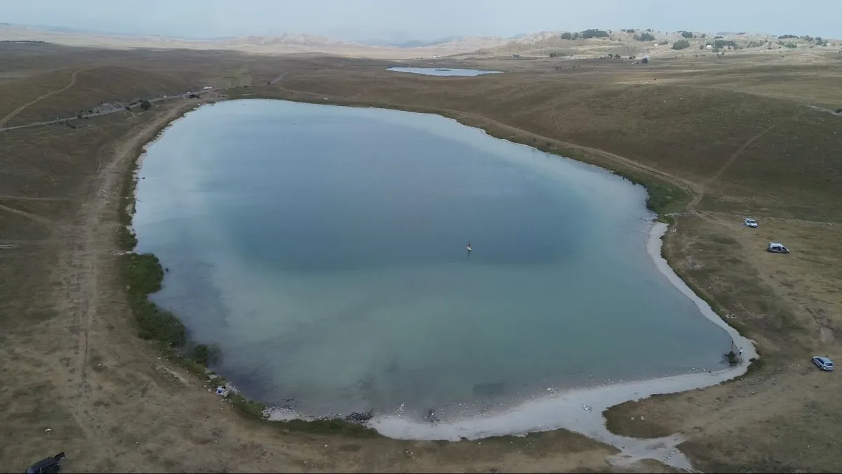 Vražje jezero pod pritiskom nelegalnih kampera