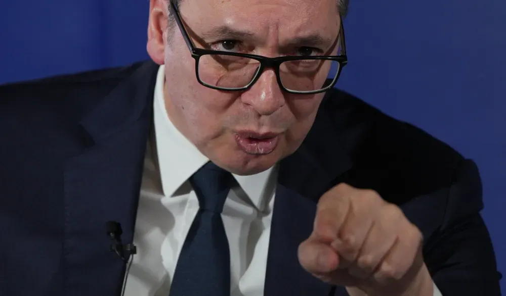 Vučić najavio ostavku po povratku iz SAD-a Vučić najavio ostavku po povratku iz SAD-a