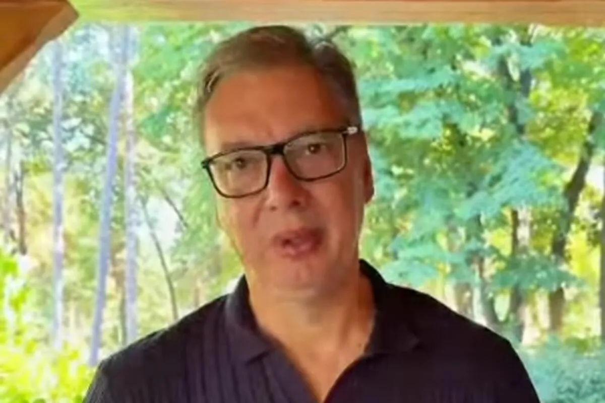 Vučić odlaže skup SNS-a u Novom Sadu, planiran za 4. septembar Vučić odlaže skup SNS-a u Novom Sadu, planiran za 4. septembar