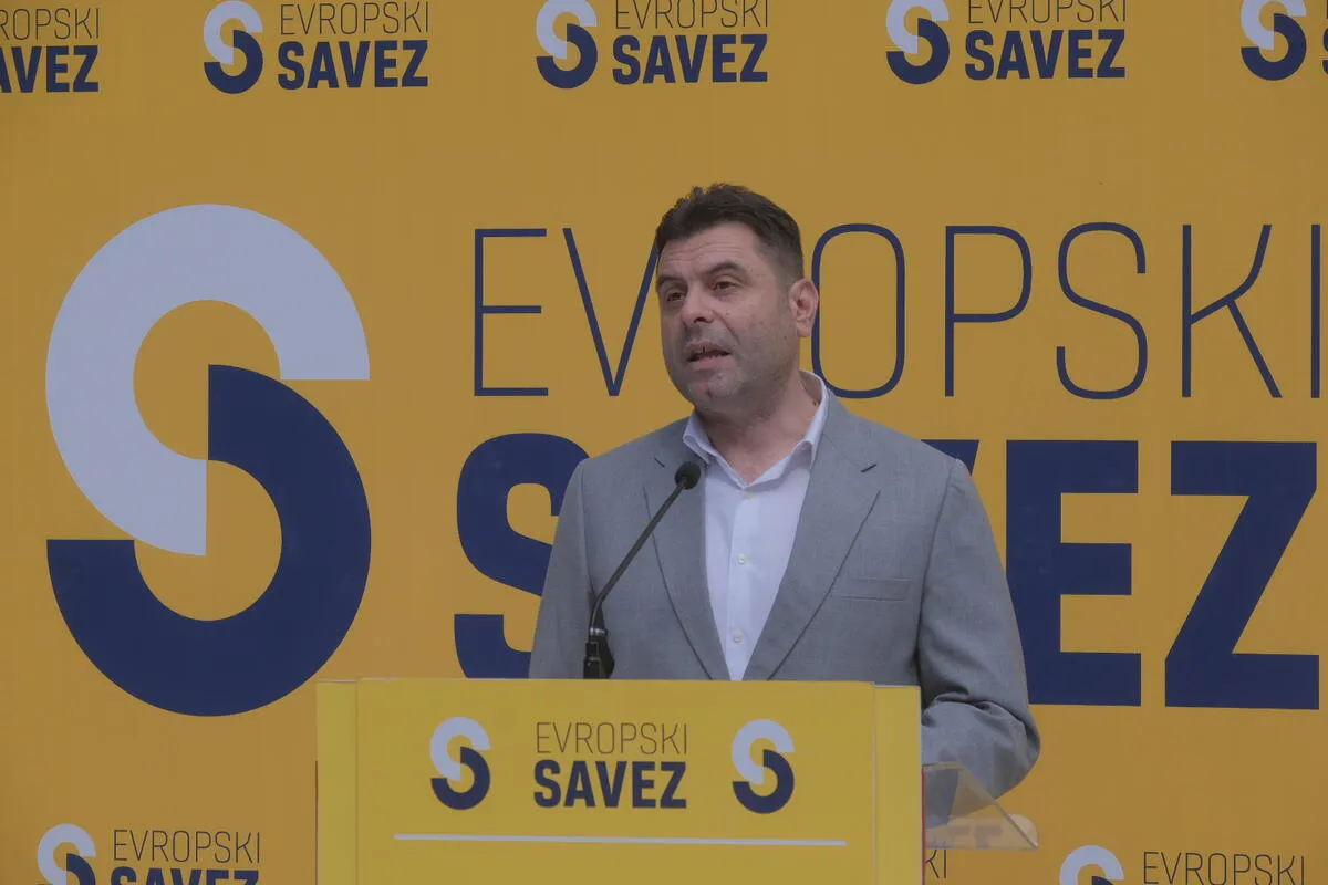 Vujović PES-u: Kako se u Skupštini ne glasa o Mandiću već o Mladiću Vujović PES-u: Kako se u Skupštini ne glasa o Mandiću već o Mladiću