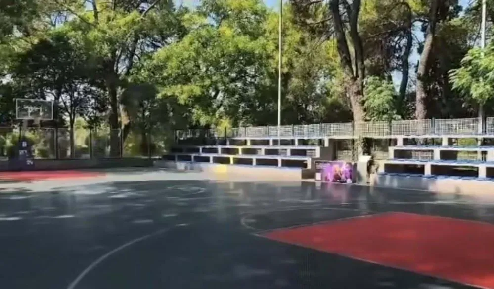 Zakup terena za klizalište u Njegoševom parku pojeftinio Zakup terena za klizalište u Njegoševom parku pojeftinio