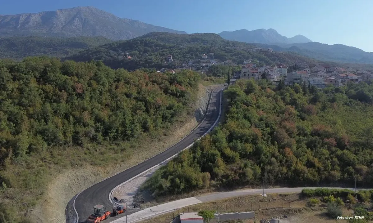 Završena nova saobraćajnica koja poboljšava povezanost u Herceg Novom Završena nova saobraćajnica koja poboljšava povezanost u Herceg Novom